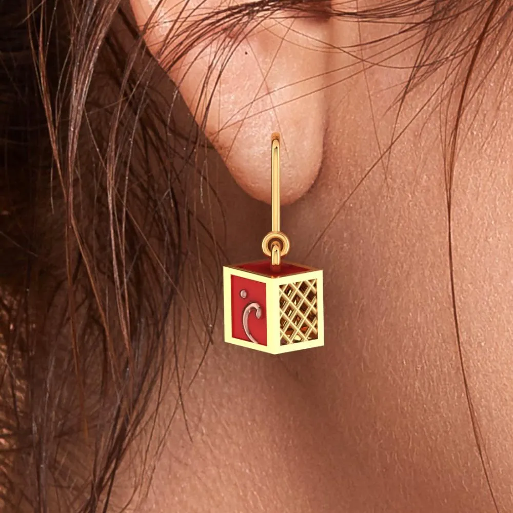 18k Cubical Gold Earrings That With A Hint Of Reddish Colour