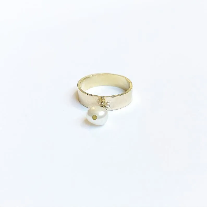 Dangle Pearl Ring