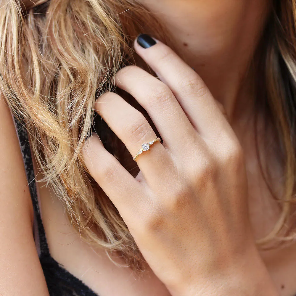 Milano Minimal Dainty Diamond Ring