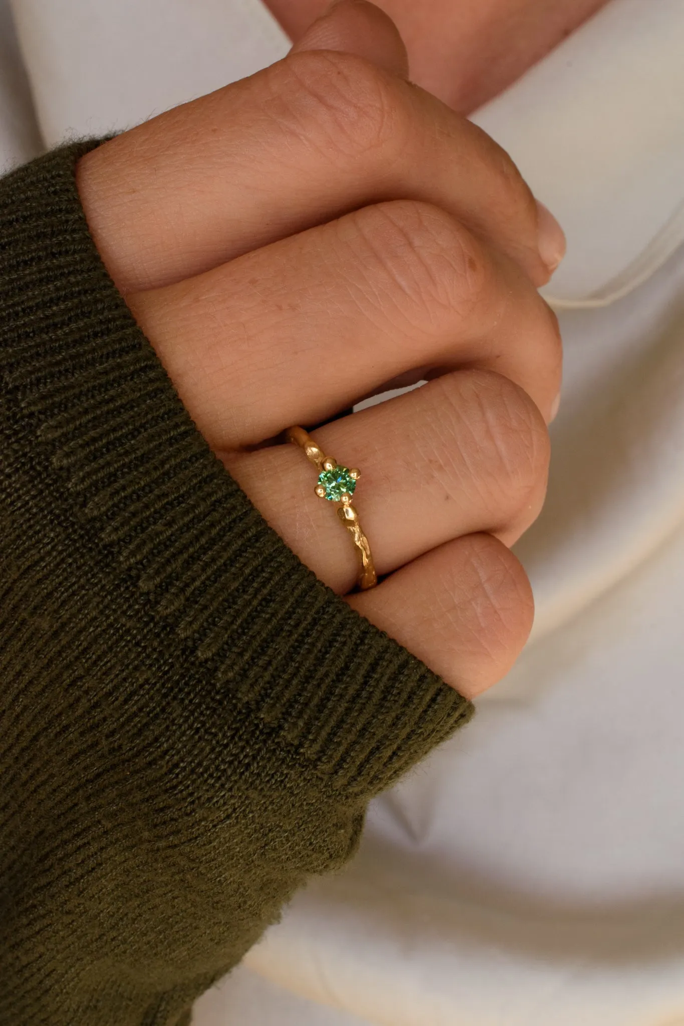 Miss Twiggy ring Solitair - Style N°40 with 4 mm Forest Green Diamond