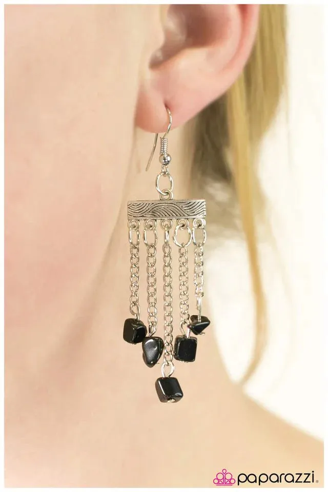 Paparazzi Earring ~ Natural-Born Bombshell - Black