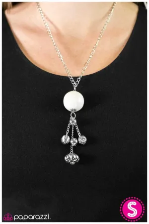 Paparazzi Necklace ~ Globetrotter - White