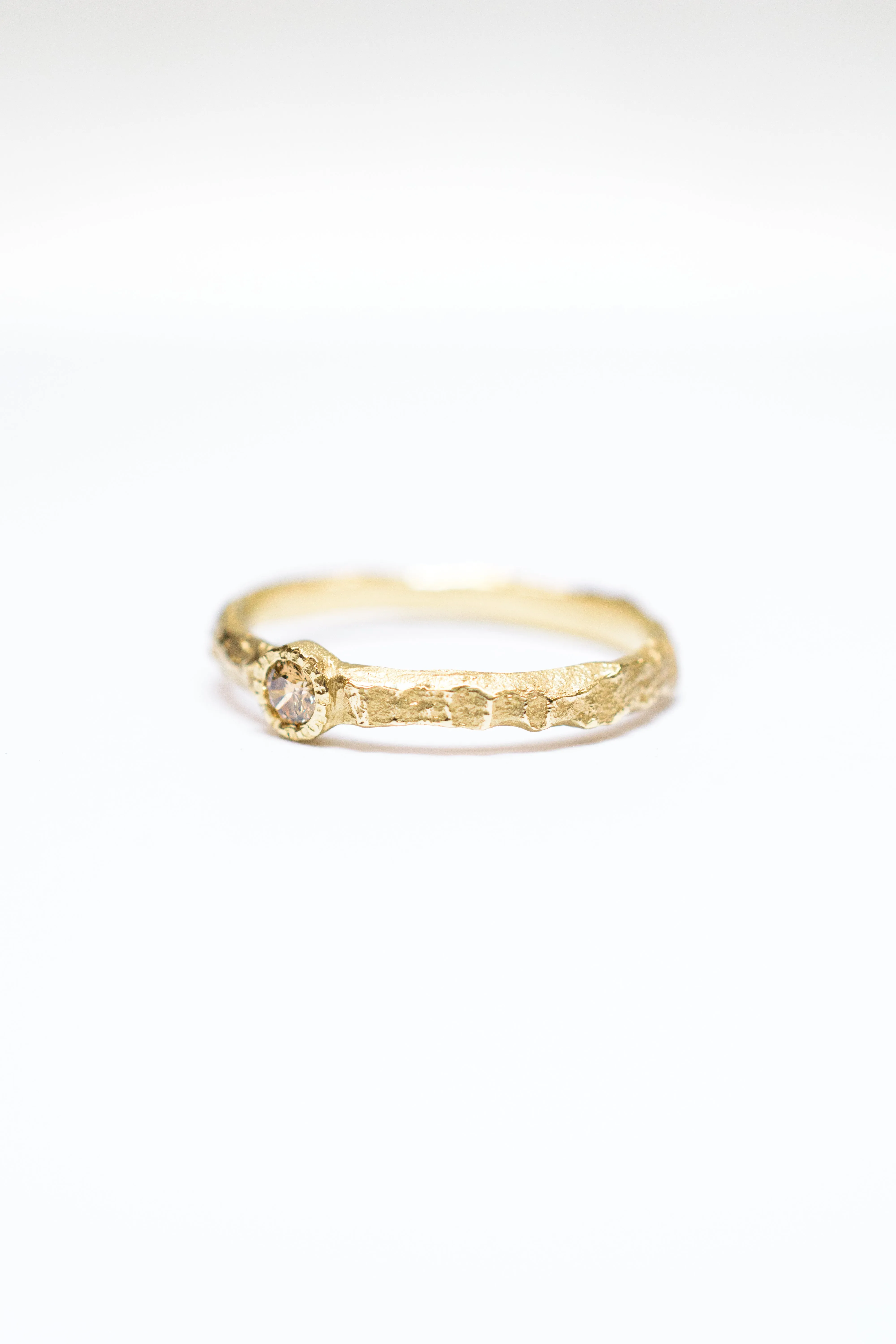 Rock® textured 3mm ring SUN - Hazel diamond - Style N°72G35haz-diam