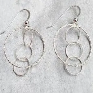 Silver Diamond Cut Interlocking Earrings