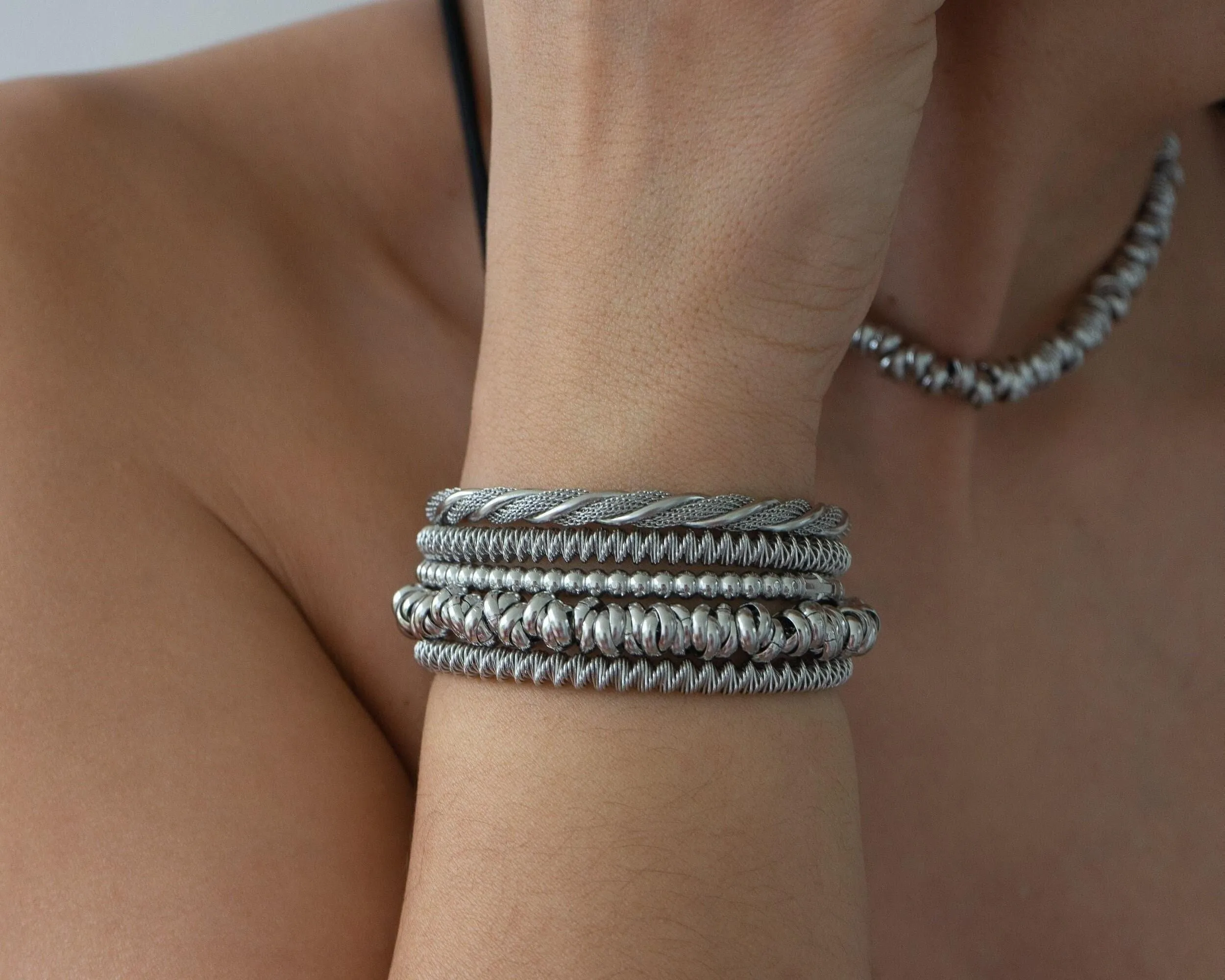 Silver twisted wire stretchy Bracelet