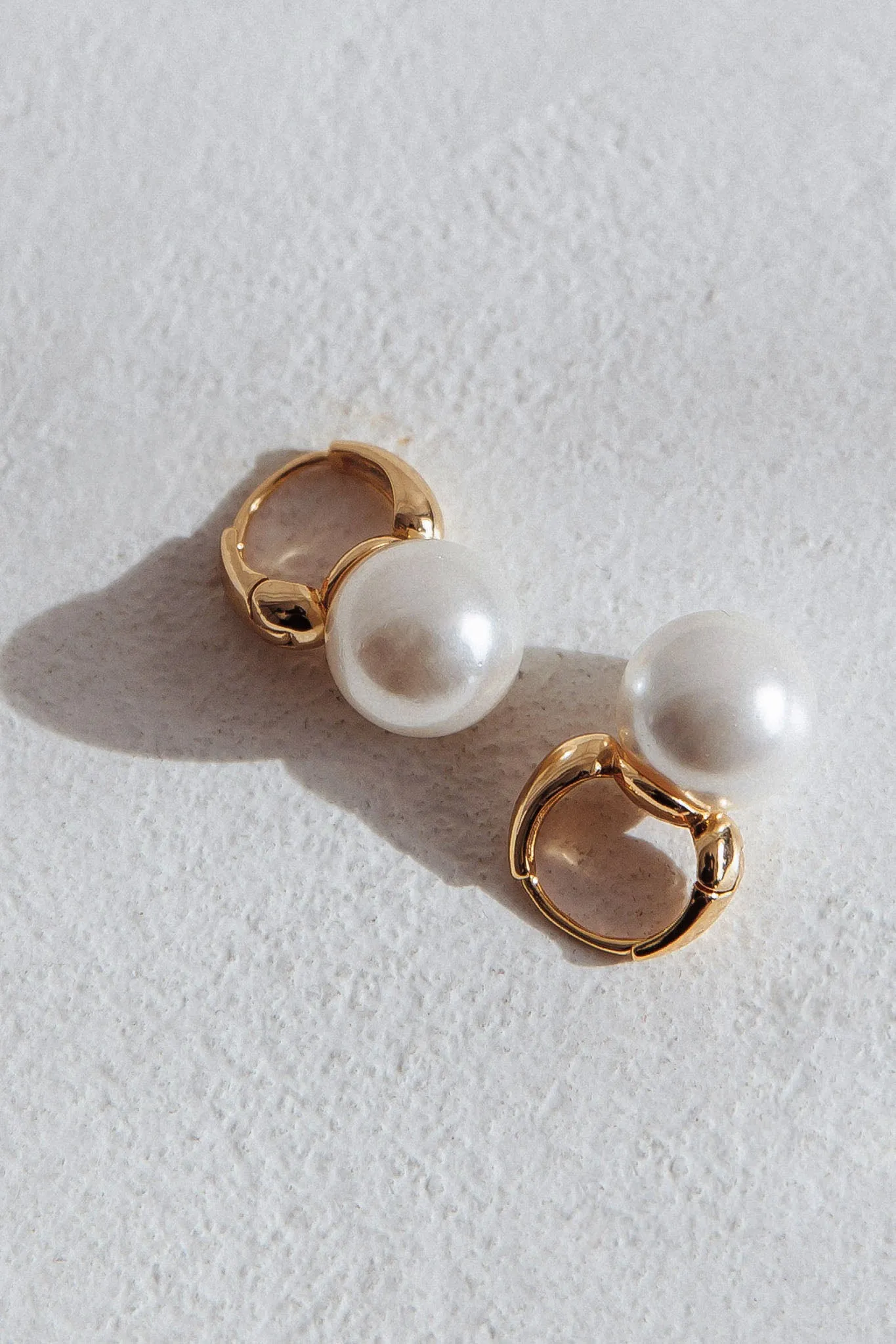 Taj Drop Pearl Earrings Gold