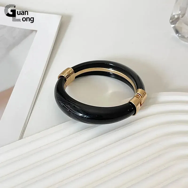 TEEK - Vintage Metal Luxury Bangle