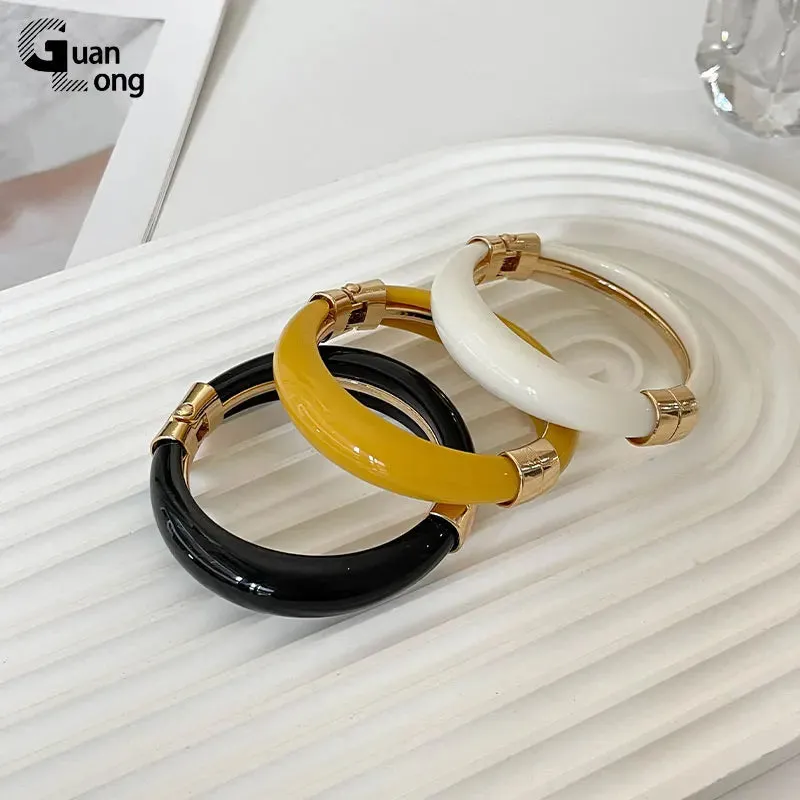 TEEK - Vintage Metal Luxury Bangle