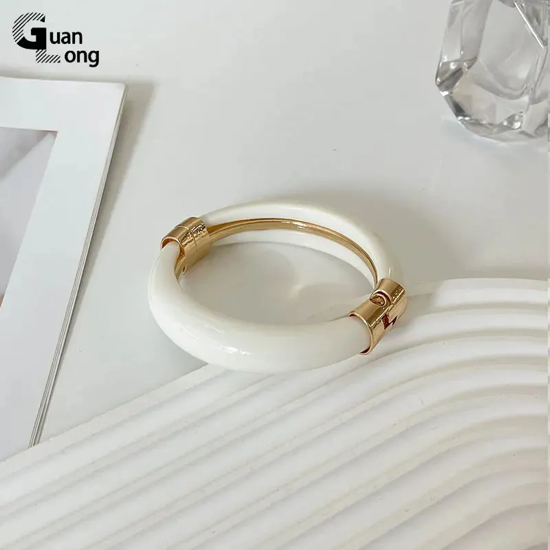 TEEK - Vintage Metal Luxury Bangle