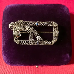 Vintage Diamond & Sapphire Filigree Pin